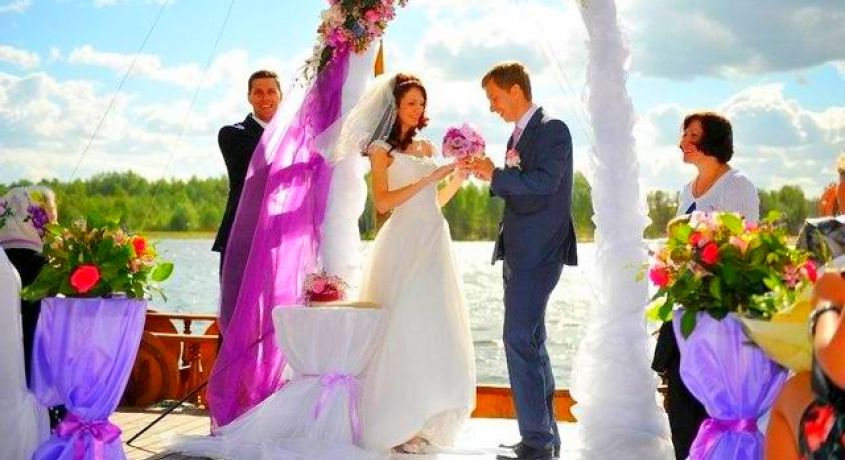 Свадьба как в сказке! Выездная церемония регистрация брака со скидкой 50% от компании «ТРОЯ».