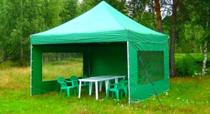 Пикник на солнечной полянке! Аренда шатра и оборудования для активного отдыха со скидкой 50% от компании «Троя».