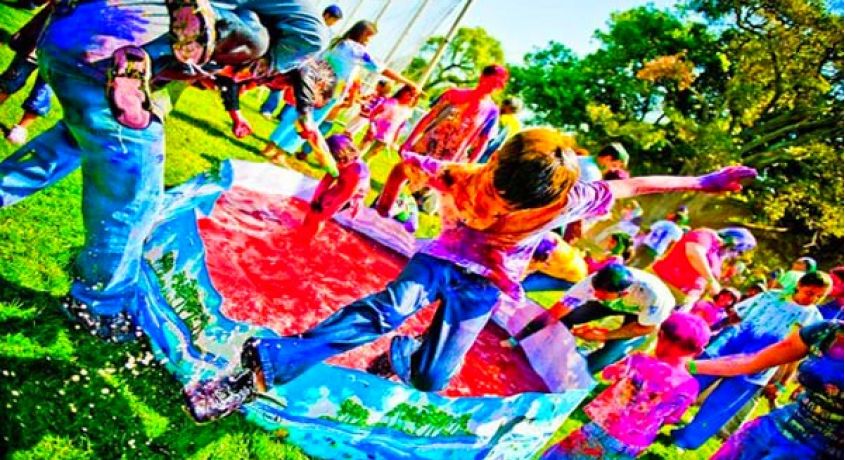 Самое яркое событие лета! Первый и самый грандиозный фестиваль красок Холи во Владимире со скидкой 50%.