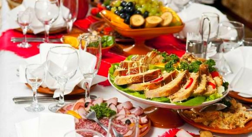 Новогодняя сказка в Суздале! Праздничный ужин для небольшой компании до 6 человек в кафе «Емеля».