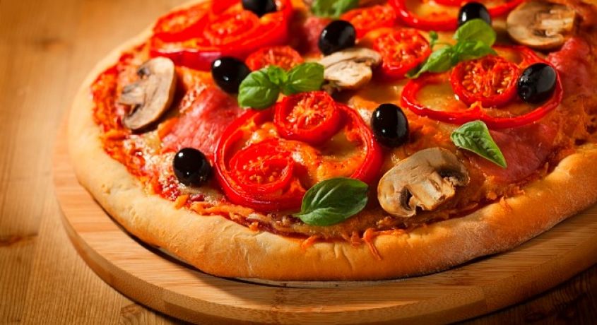 Гусарская или Шашлычная? Скидка 50% на пиццу 40 см из 2-х сортов на выбор от службы доставки еды «Пицца Микс».