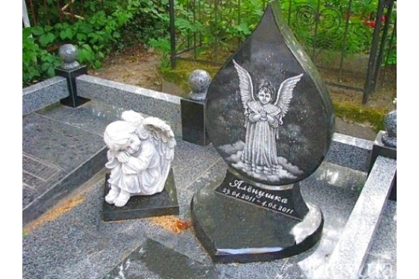 Детский памятник из гранита на могилу